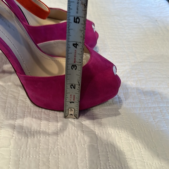 LIKE NEW BCBG suede platform high heels size 8 - Picture 9 of 11